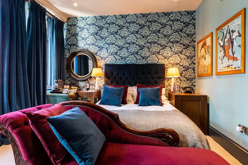 Fox and Anchor, A pub with rooms in London, Short breaks in England
