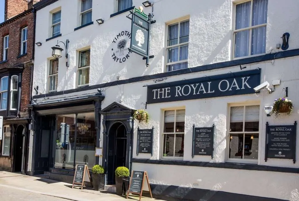 Britain's Prettiest Towns as Named by the Telegraph - Stay in a Pub