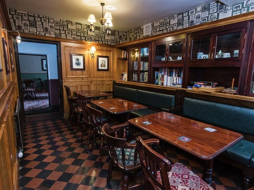 The Waggon & Horses Stay in a Pub