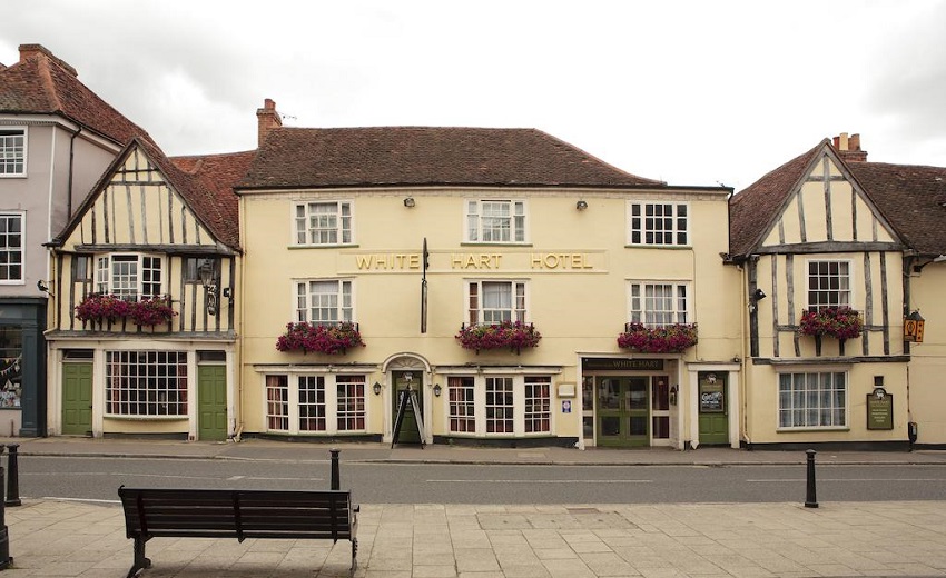 The White Hart Hotel Coggeshall I Stay in a Pub